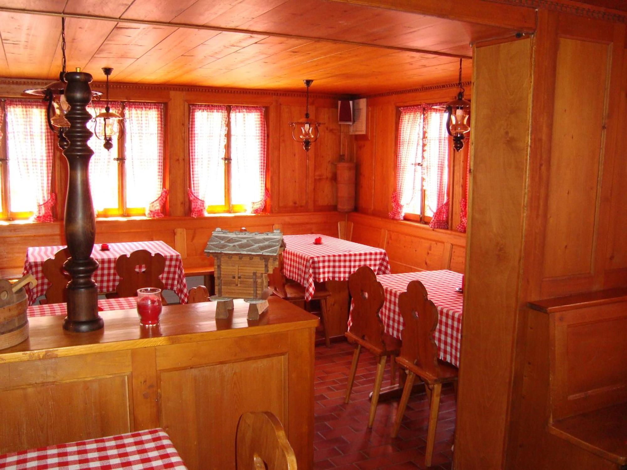 Hotel Restaurant Alpenblick Ernen Eksteriør billede
